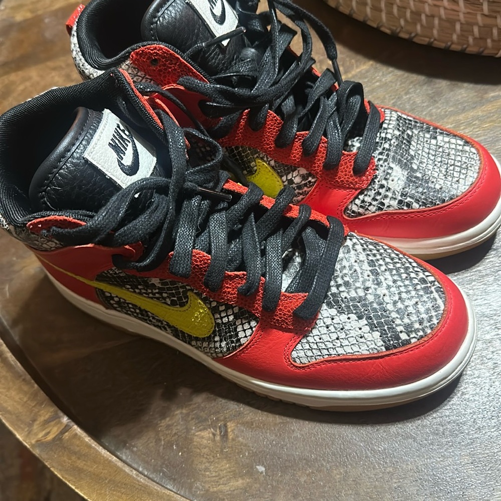 Nike Women's Red and Yellow Sneakers